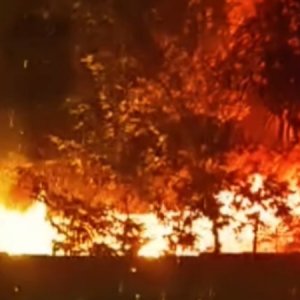 গাইবান্ধায় বৈদ্যুতিক শর্ট সার্কিটে ভয়াবহ আগুন, বসতবাড়ি পুড়ে ছাই