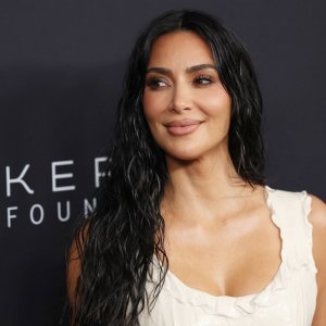 মনোবিদদের মিথ্যাবাদী বললেন কিম