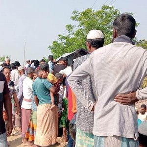 ঘরের মেঝেতে স্বামীর ও চৌকির ওপর স্ত্রীর লাশ, হত্যাকাণ্ড বলছে পুলিশ