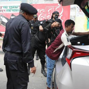 জনমনে আতঙ্ক ও স্বনিরাপত্তা নিশ্চিতের প্রস্তুতি