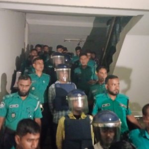 শীর্ষ সন্ত্রাসী মামুন হত্যায় গ্রেফতার ৫ আসামি রিমান্ডে