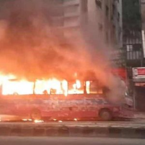 আ.লীগের কর্মসূচি ঘিরে দুই ধরনের অবস্থান দলগুলোর