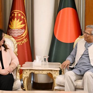 প্রধান উপদেষ্টার সঙ্গে কানাডার সংসদীয় প্রতিনিধি দলের সাক্ষাৎ