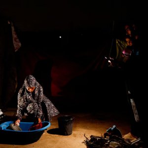 যুদ্ধবিরতির পরও গাজায় বিদ্যুৎহীন ফিলিস্তিনিরা