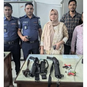 ঢাকা-ভাঙ্গা এক্সপ্রেসওয়েতে গাড়ি থেকে গুলিসহ ২ শটগান উদ্ধার