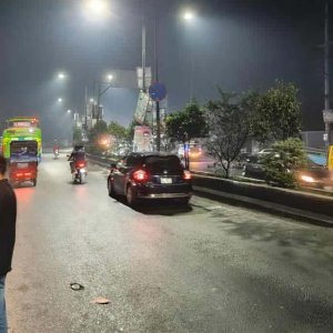 সন্ধ্যার পর ঢাকা আরও ফাঁকা, আতঙ্ক কাটেনি নগরবাসীর