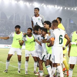 হামজার জোড়া গোলেও জিততে পারলো না বাংলাদেশ