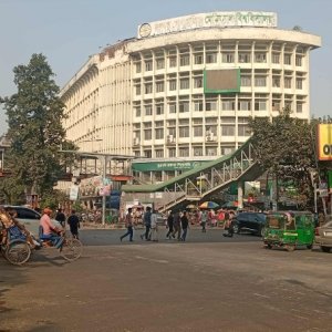 আওয়ামী লীগের লকডাউন: রাজধানীতে যান চলাচল সীমিত, নেই যাত্রীদের ভিড়