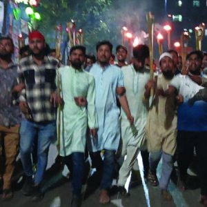 এনসিপির মিছিলে দাঁড়িয়ে যুবক বললেন ‘আমি জয় বাংলা করি, আমারে কিছু কর’