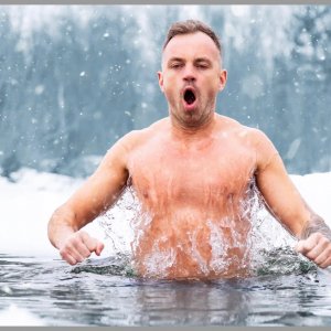 শীতে গোসলের ভয় কাটানোর টোটকা