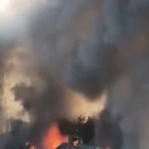 কলকাতার বড়বাজারে আগুনে ভস্মীভূত একাধিক দোকান