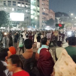 ৪৭তম বিসিএস পরীক্ষা পেছানোর দাবিতে শাহবাগ অবরোধ