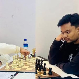 যুক্তরাষ্ট্রে জয়ে শুরু ফাহাদের, ড্র তাজওয়ারের