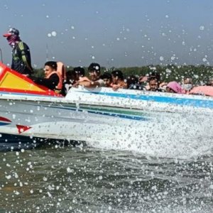 টেকনাফ-সেন্টমার্টিন নৌপথে স্পিডবোট ডুবে মা-মেয়ের মৃত্যু টেকনাফ-সেন্টমার্টিন নৌপথে স্পিডবোট ডুবে মা-মেয়ের মৃত্যু