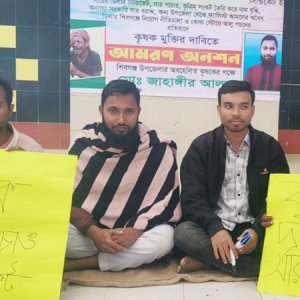 বগুড়ায় আমরণ অনশনে বসেছেন এনসিপি নেতা