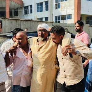 ৫ লাখ টাকা চাঁদা না পেয়ে ব্যবসায়ীর ওপর হামলা