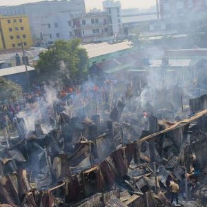 গাজীপুরে আগুনে ঘরবাড়ি ও ঝুট গুদাম পুড়ে ছাই, ব্যাপক ক্ষয়ক্ষতি গাজীপুরে আগুনে ঘরবাড়ি ও ঝুট গুদাম পুড়ে ছাই, ব্যাপক ক্ষয়ক্ষতি