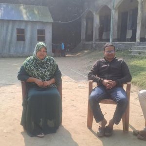 দাবি আদায়ে শিশু শিক্ষার্থীদের জিম্মি করেছেন শিক্ষকরা