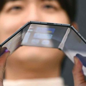 তিন ভাঁজে ১০ ইঞ্চি ডিসপ্লে, স্যামসাংয়ের মাল্টি-ফোল্ডিং ফোনের ফিচারে কী আছে