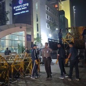 মধ্যরাতে এভারকেয়ারে বাড়তি নিরাপত্তা