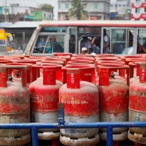 বাড়লো এলপিজির দাম