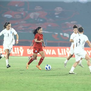 আজারবাইজানের কাছে হারের পর মেয়েদের কত নম্বর দিলেন বাটলার