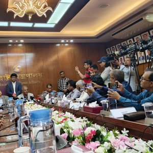 দেশে কারও কোনও নিরাপত্তার ঝুঁকি নেই: স্বরাষ্ট্র উপদেষ্টা