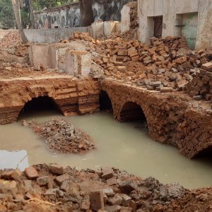 দেড় লাখ টাকায় বিক্রি করা সেই ‘রাজবাড়ি’ ভাঙার কাজ বন্ধ করলো প্রশাসন