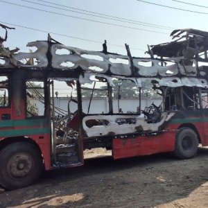 বিআরটিসির দিও বাসে আগুন