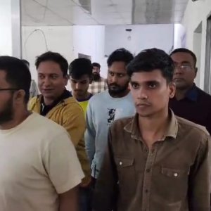 বিশ্ববিদ্যালয় ছাত্রীকে সংঘবদ্ধ ধর্ষণ, ৪ জন গ্রেফতার