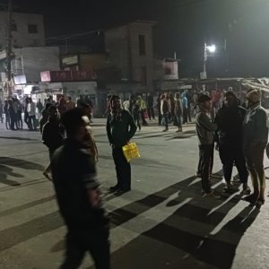 ট্রাকচাপায় মৃত্যুর পর ঘটনাস্থল থেকে পাঁচ কিলোমিটার দূরের সড়ক অবরোধ