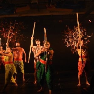 আজ মঞ্চে ইউসুফ হাসান অর্কের ‘নীল ময়ূরের যৌবন’