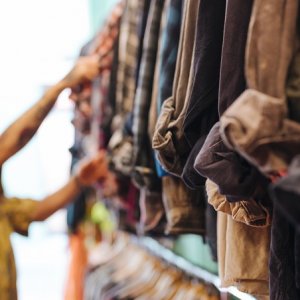 বিশ্ববাজারে হঠাৎ বাংলাদেশের পোশাক রফতানিতে বড় ধাক্কা