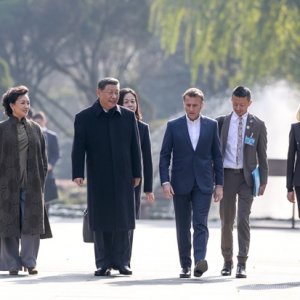 চীনে বন্ধুত্বপূর্ণ পরিবেশে শি-ম্যাক্রোঁর মতবিনিমিয়