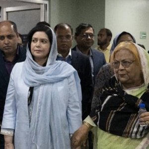 এভারকেয়ার থেকে ধানমন্ডিতে মায়ের বাসায় জুবাইদা রহমান