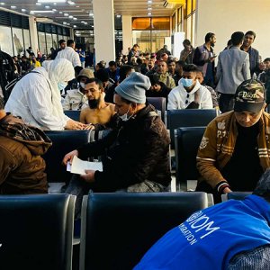 লিবিয়া থেকে ফিরলেন ৩১০ বাংলাদেশি