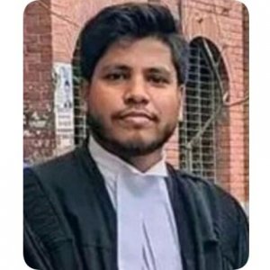 আইনজীবী আলিফ হত্যা: পলাতক ১৮ আসামিকে আত্মসমর্পণে পত্রিকায় বিজ্ঞপ্তি