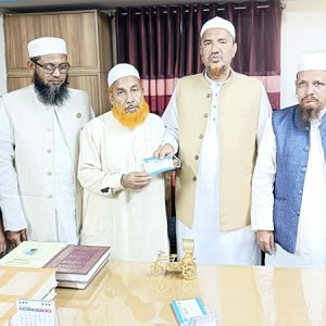 নওগাঁ-২ আসনের সাবেক এমপি হুমায়ুন কবিরের খেলাফত মজলিসে যোগদান