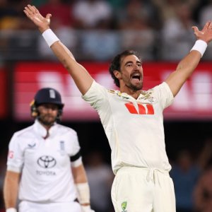 ব্রিসবেনে জয়ের সুবাস নিয়ে দিন শেষ অস্ট্রেলিয়ার 