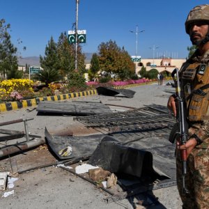 পাকিস্তান-আফগানিস্তান সীমান্তে গভীর রাতে আবারও গোলাগুলি