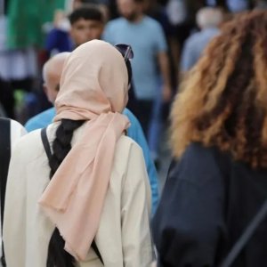 ইরানে ম্যারাথনে হিজাব বিতর্ক, আয়োজক গ্রেফতার