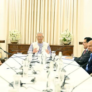 নির্বাচন ও গণভোটের প্রস্তুতি সম্পর্কে প্রধান উপদেষ্টাকে জানালেন সিইসি