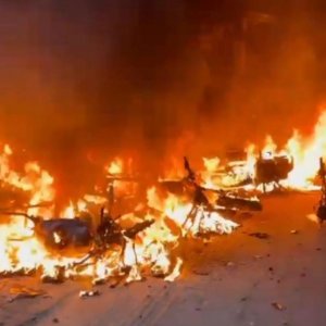 গাজীপুরে বিএনপির মনোনয়ন নিয়ে দুই পক্ষের সংঘর্ষ-অগ্নিসংযোগ, আহত ১৫ গাজীপুরে বিএনপির মনোনয়ন নিয়ে দুই পক্ষের সংঘর্ষ-অগ্নিসংযোগ, আহত ১৫