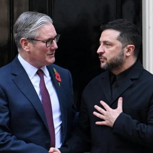 লন্ডনে শান্তি আলোচনায় বসছেন স্টারমার–জেলেনস্কি, অচলাবস্থা দুই ইস্যুতে