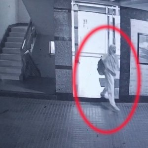 হত্যার পর স্কুলড্রেস পর কাঁধে ব্যাগ ঝুলিয়ে রিকশা নিয়ে চলে যায় গৃহকর্মী