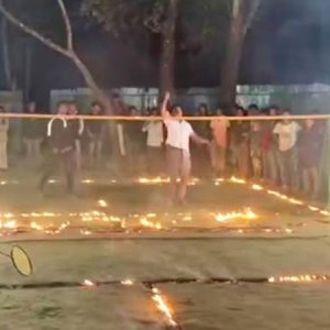 আগুন জ্বালিয়ে জন্মদিন উদযাপন, পুড়লো দামি মোটরসাইকেল আগুন জ্বালিয়ে জন্মদিন উদযাপন, পুড়লো দামি মোটরসাইকেল