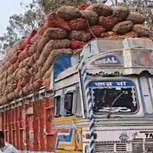 সোনামসজিদ স্থলবন্দর দিয়ে একদিনে ৪১৯ মেট্রিক টন পেঁয়াজ আমদানি