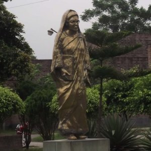 অবহেলায় বেগম রোকেয়ার স্মৃতি, সংস্কারের দাবি স্থানীয়দের অবহেলায় বেগম রোকেয়ার স্মৃতি, সংস্কারের দাবি স্থানীয়দের