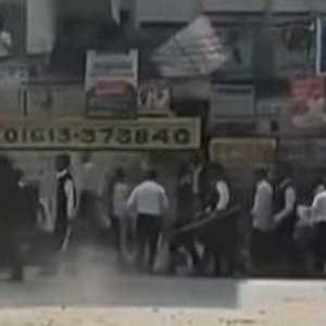 ‘শান্তিচুক্তি’ ভেঙে ফের সংঘর্ষে জড়ালো ঢাকা কলেজ-আইডিয়াল কলেজের শিক্ষার্থীরা