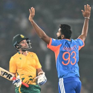 সর্বনিম্ন রানে অলআউট প্রোটিয়ারা, সিরিজে এগিয়ে গেলো ভারত